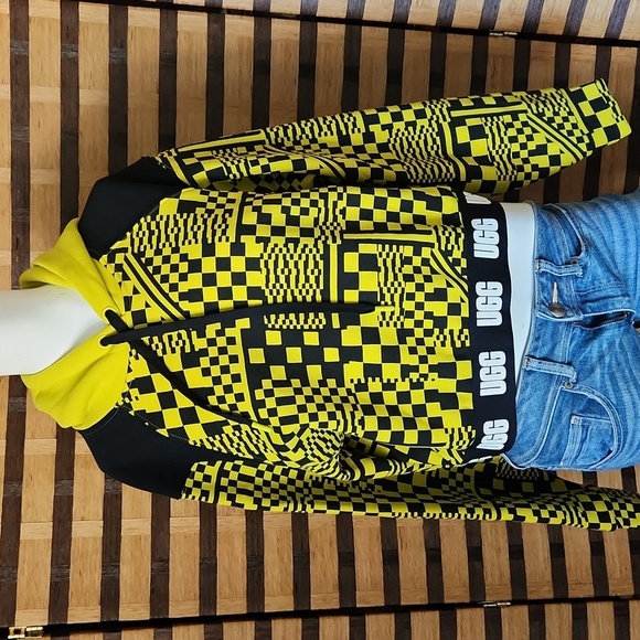 NWT!! Ugg fleece hoodie - Picture 4 of 6